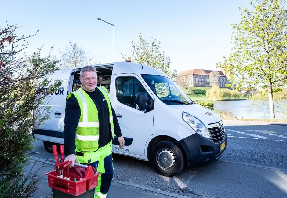 electrical pros clovis technician on site